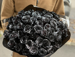 Черные блестящие розы