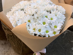 Букет белых хризантем