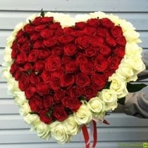 Букет в форме сердца 75 роз
