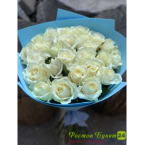 25 белоснежных роз
