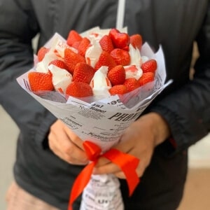 Кликните для увеличения изображения Клубника и Raffaello