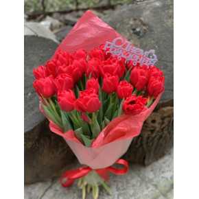 Букет 25 красных пионовидных тюльпанов