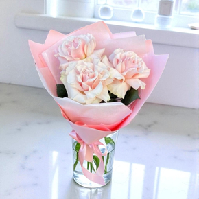 Букет из 3 французских роз. Букет комплимент французские розы Пинк Мондиаль