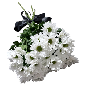 Траурный букет из живых цветов хризантемы